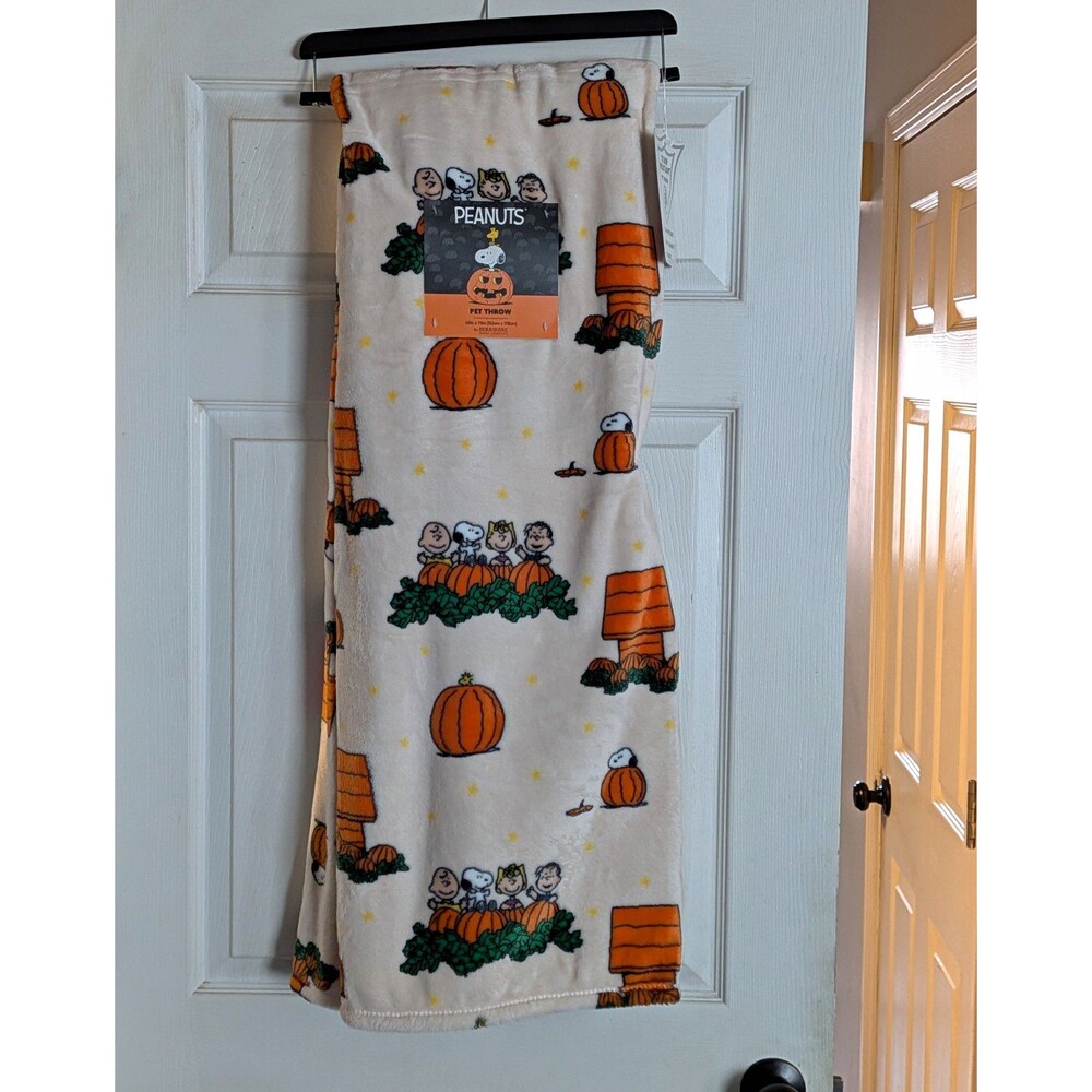 Berkshire Peanuts Halloween Snoopy Pet Throw Blanket 60x70 Stain Resistant